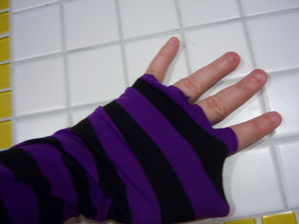 Step 10a Cut the Finger Holes After each finger hole has … Flickr