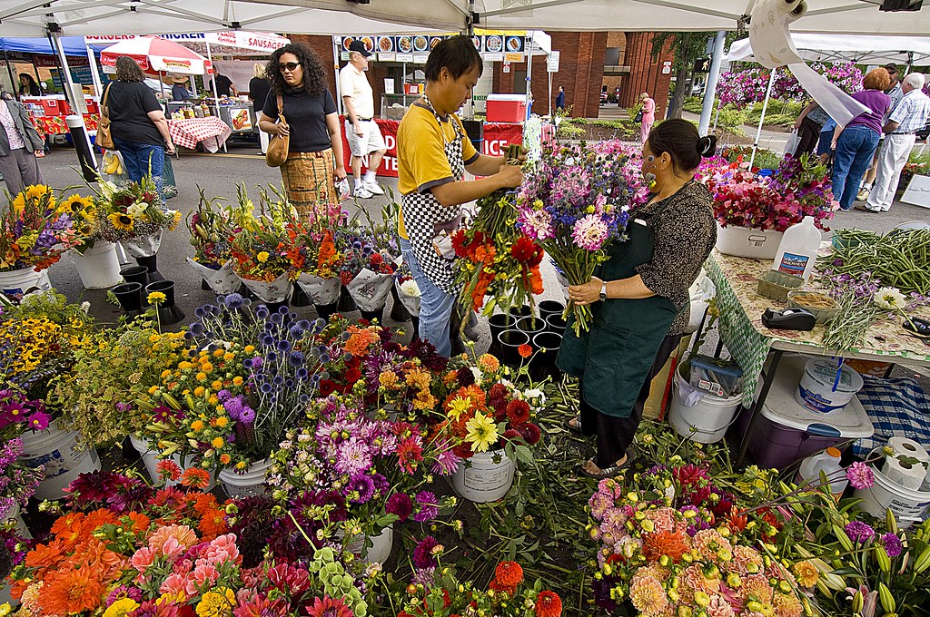 Farmers Market Flower Seller Photo by Ron Cooper www.ronco… Flickr