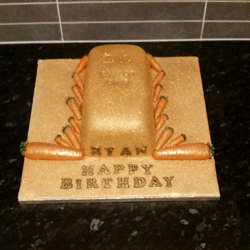 Crafty Welsh Grandma 24 Carrot Gold Cake