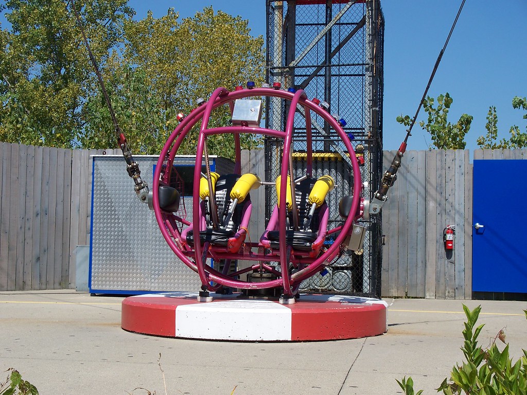 OH Mason Slingshot Slingshot ride at Kings Island in Mas… Scott
