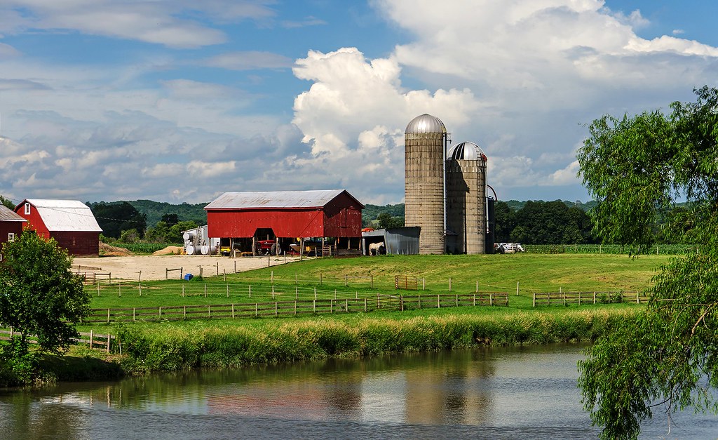 Farm on the Apple River A picturesque farm on the Apple Ri… Flickr