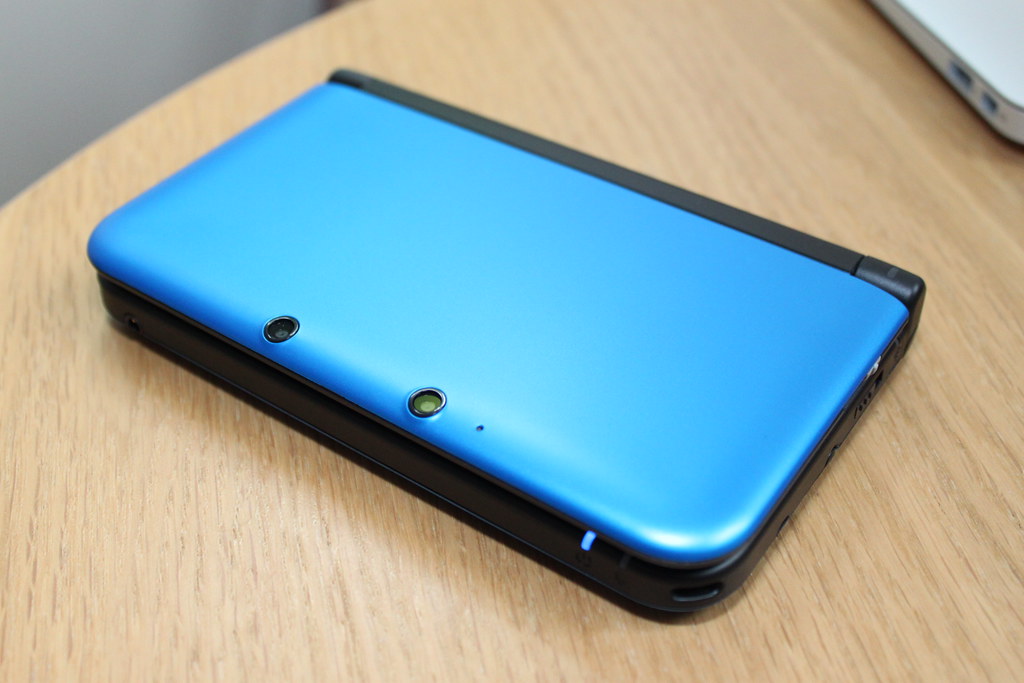 Nintendo 3DS XL blue A thing of beauty. Matt Gemmell Flickr