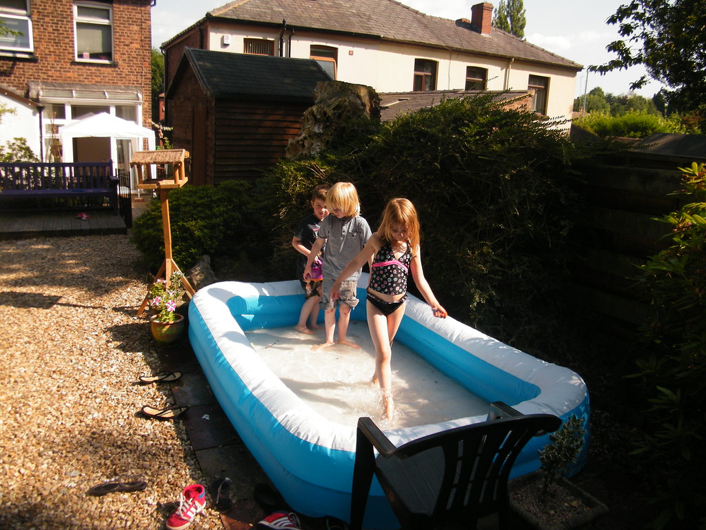 Sam's 8th birthday Paddling pool fun. Sharron Flickr