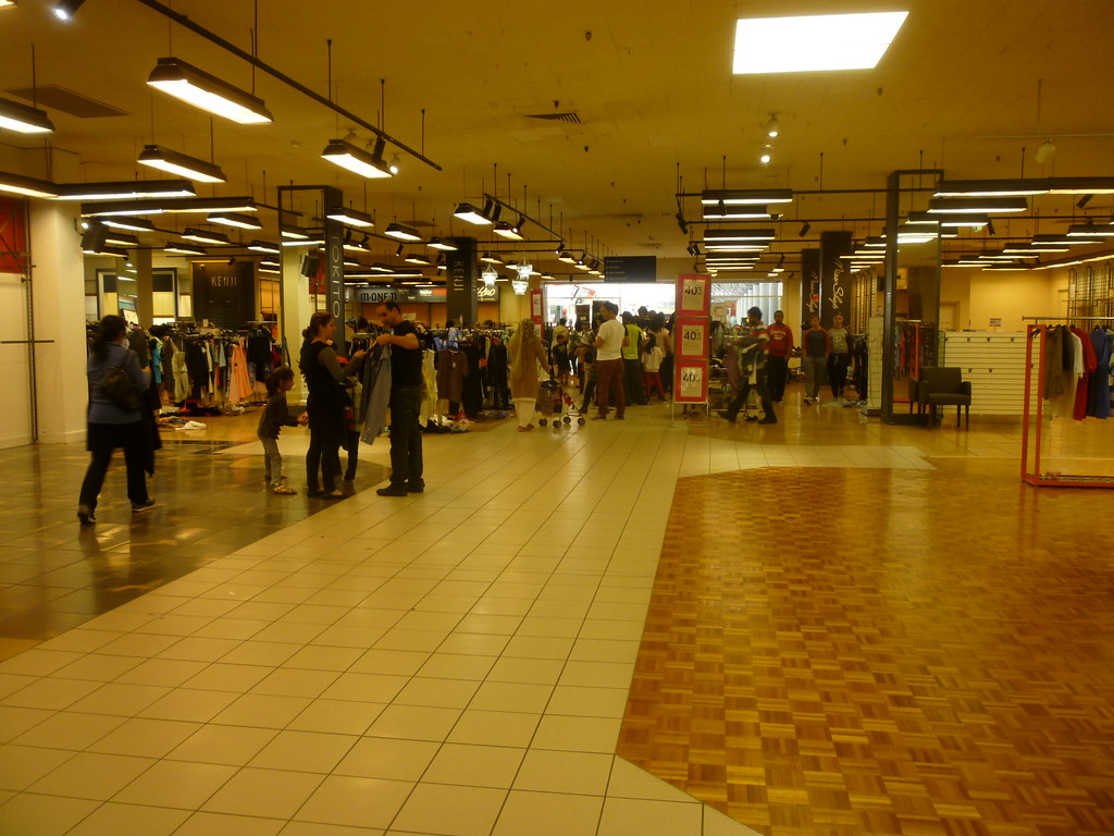 Myer Dandenong Closing Down Sale Interior of Myer Danden… Flickr