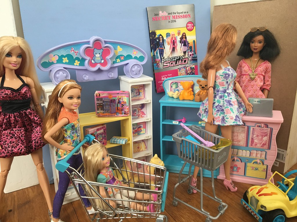 Off To the Mall! (photostory) Feat. Happy Family Toy Store Adventures