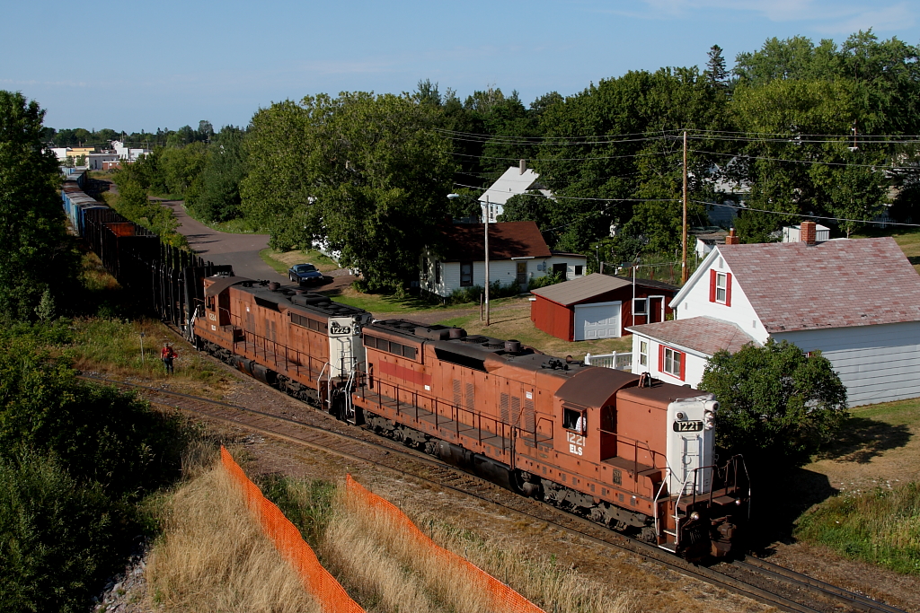 ELS Departing Ontonagon Its work done on this hot 90 degre… Flickr