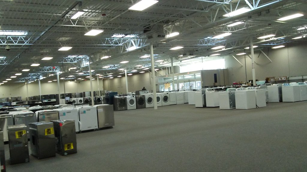 Best Buy Outlet of Raleigh, NC Located in a former Best Bu… Flickr