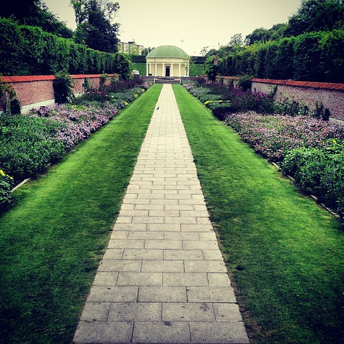 Walk in paradise garden Håkan Dahlström Flickr