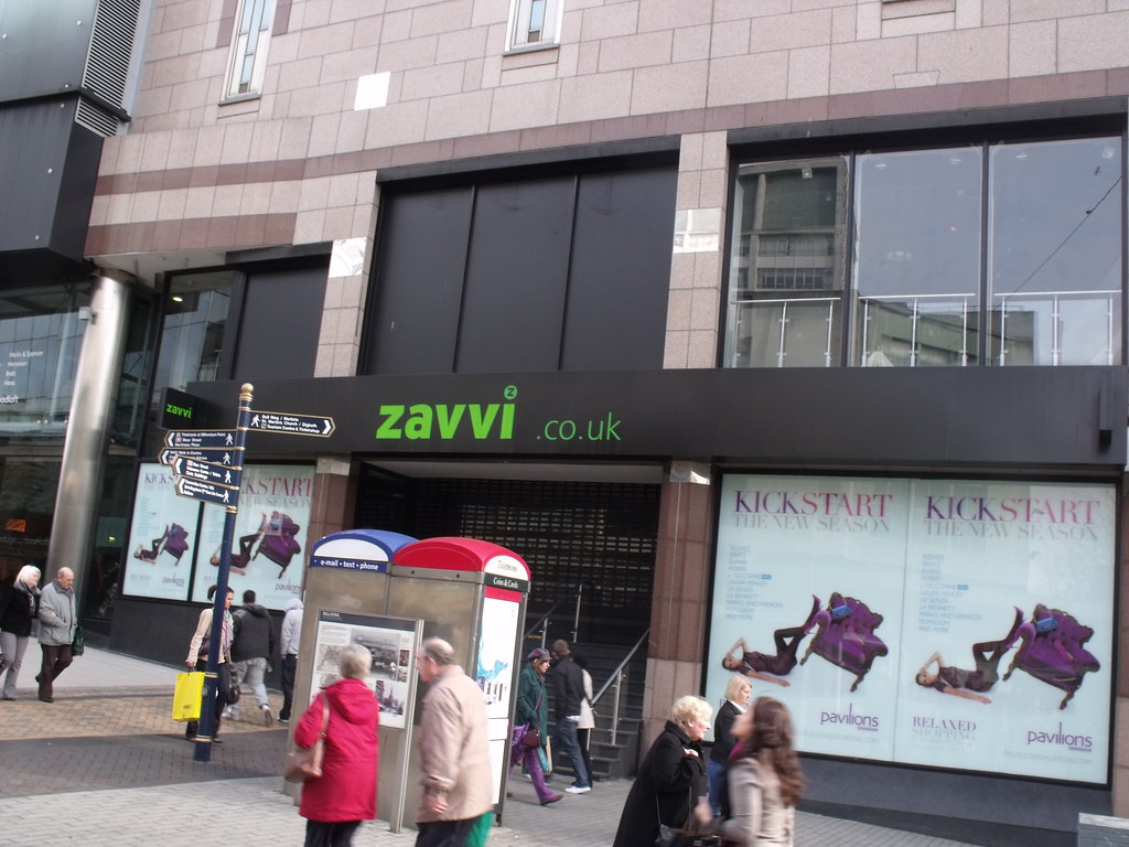 Zavvi former store in the Pavilions from High Street, Bi… Flickr