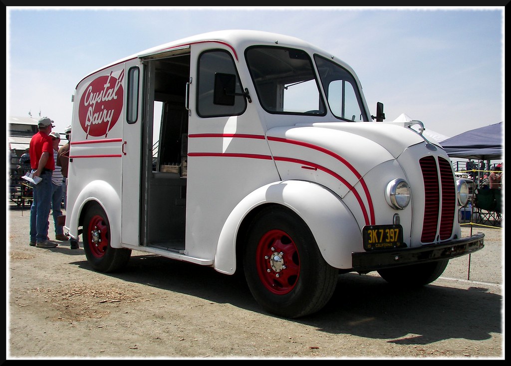 Divco Dairy Delivery Truck A nice looking old Divco delive… Flickr