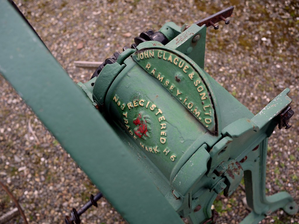 Turnip Cutter Antique castiron turnip cutter in the yard … Flickr