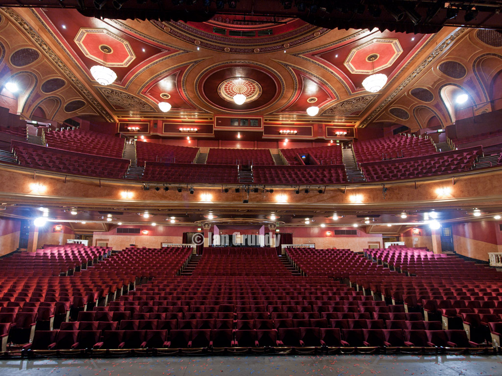 Liverpool Empire 6360 The auditorium of the Empire Theatre… Flickr