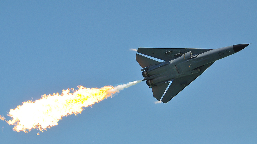 F111 fuel dump F111 performing its fuel dump with its wing… Flickr