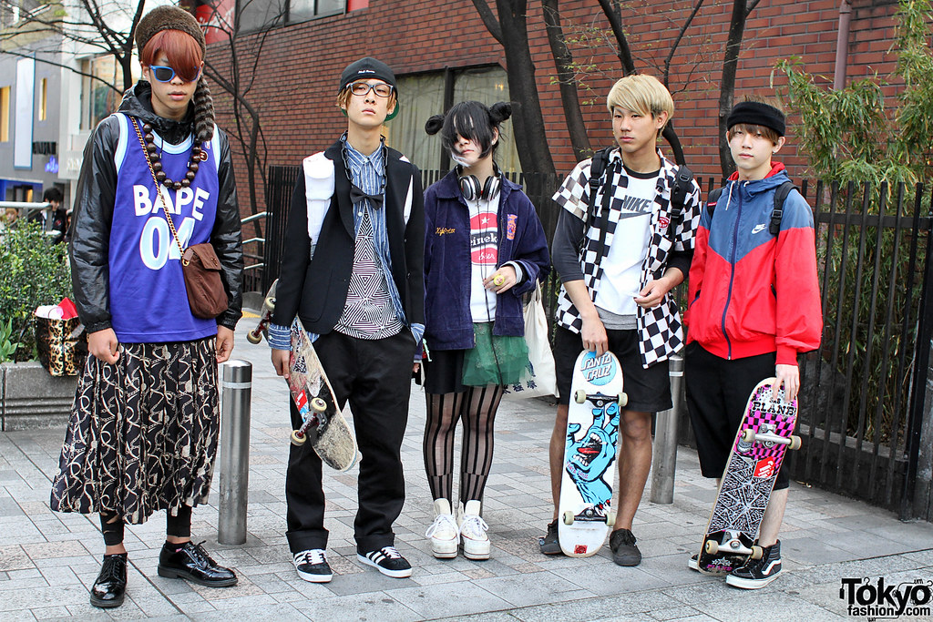 Harajuku Skater Style Here are a group of skaters that we … Flickr