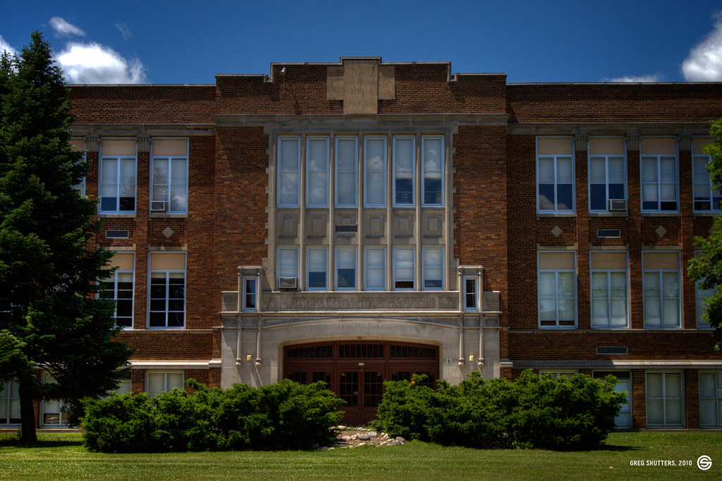 Badger Middle School Badger Middle School in West Bend, WI… Flickr