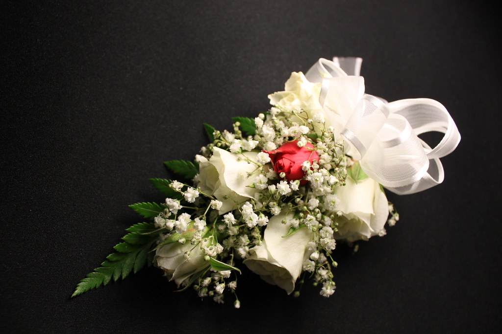 Simple yet elegant prom corsage Looking for a corsage for … Flickr