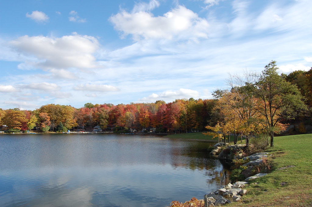 Big Bear Lake, WV Richard Freeman Flickr