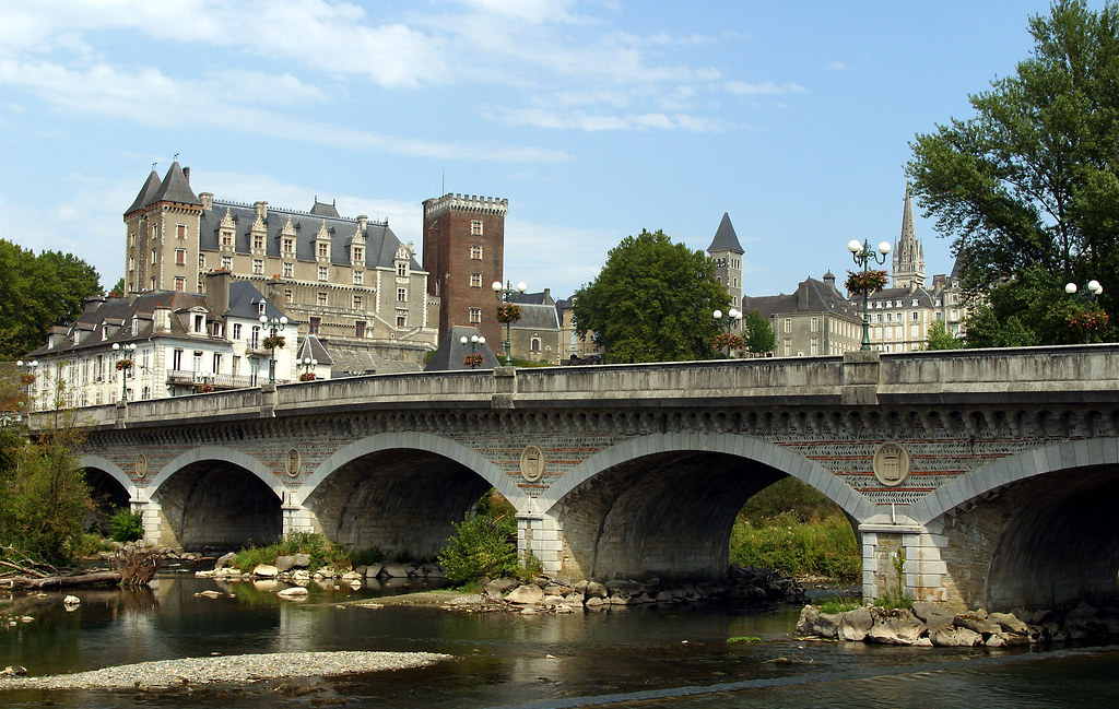 Le château de Pau, au coeur de la ville Pau Aquitaine Flickr