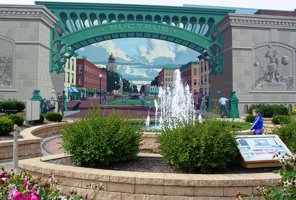 Bucyrus, Ohio 2004 downtown art on public buildings... Flickr