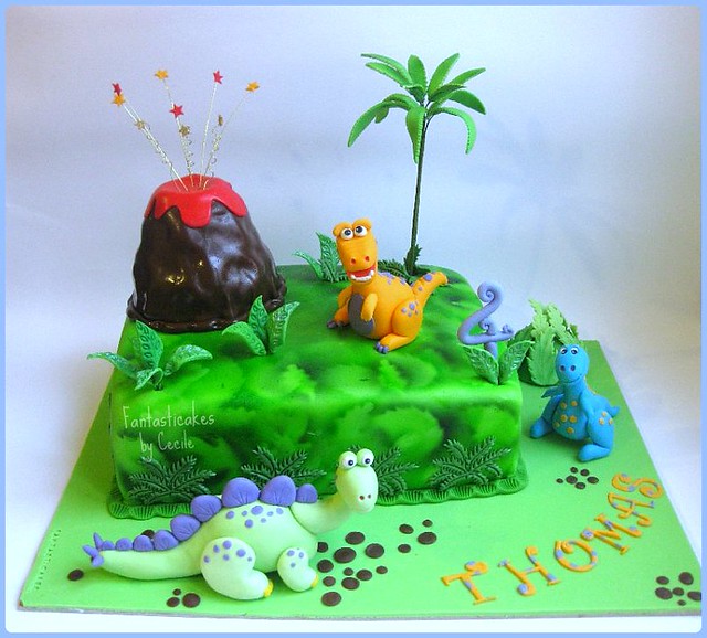 Torta Dinosauri / Dinosaurs Cake It was a chocolate cake f… Flickr