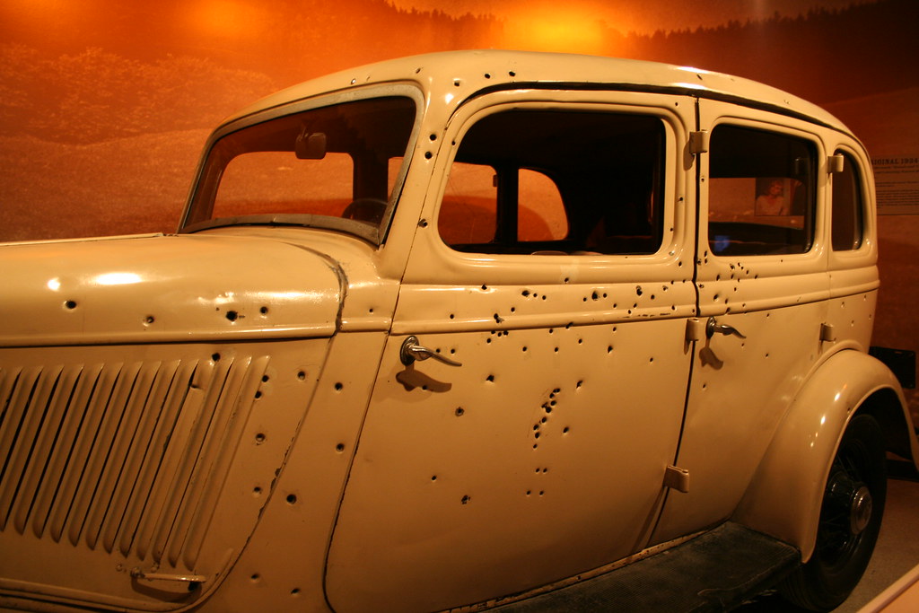 Bonnie and Clyde's Death Car Technically this is the car u… Flickr
