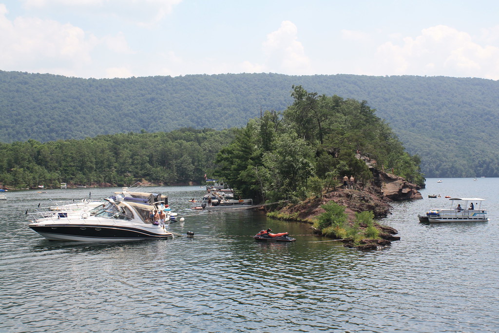 A Summer Afternoon on Raystown Lake Raystown Lake is a res… Flickr