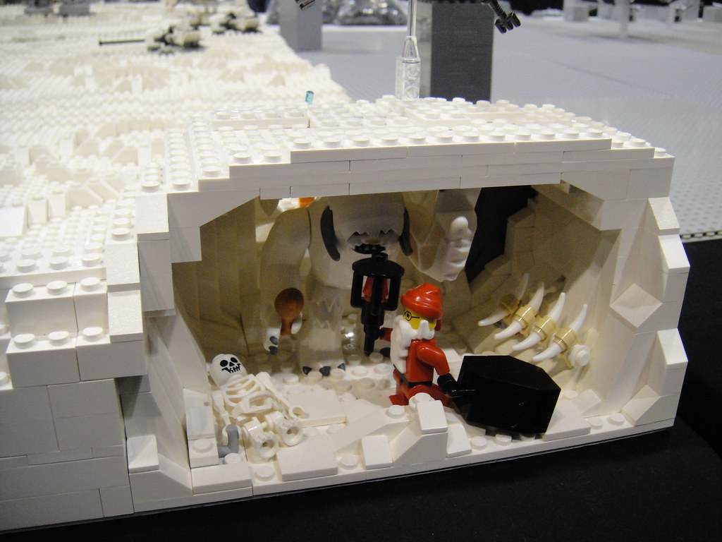 Star Wars Celebration V Lego diorama Hoth Wampa cave f… Flickr