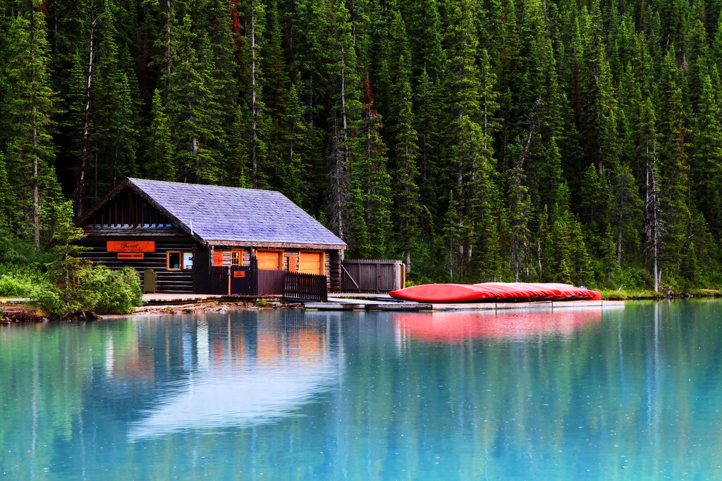 Cabin on Lake Louise Check out my VIDEO TUTORIALS of the w… Flickr