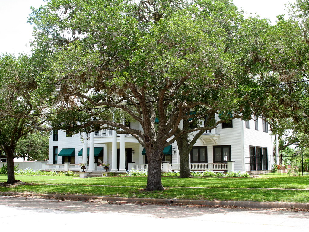 Refugio Home Wellkept older home in Refugio, Texas. John … Flickr