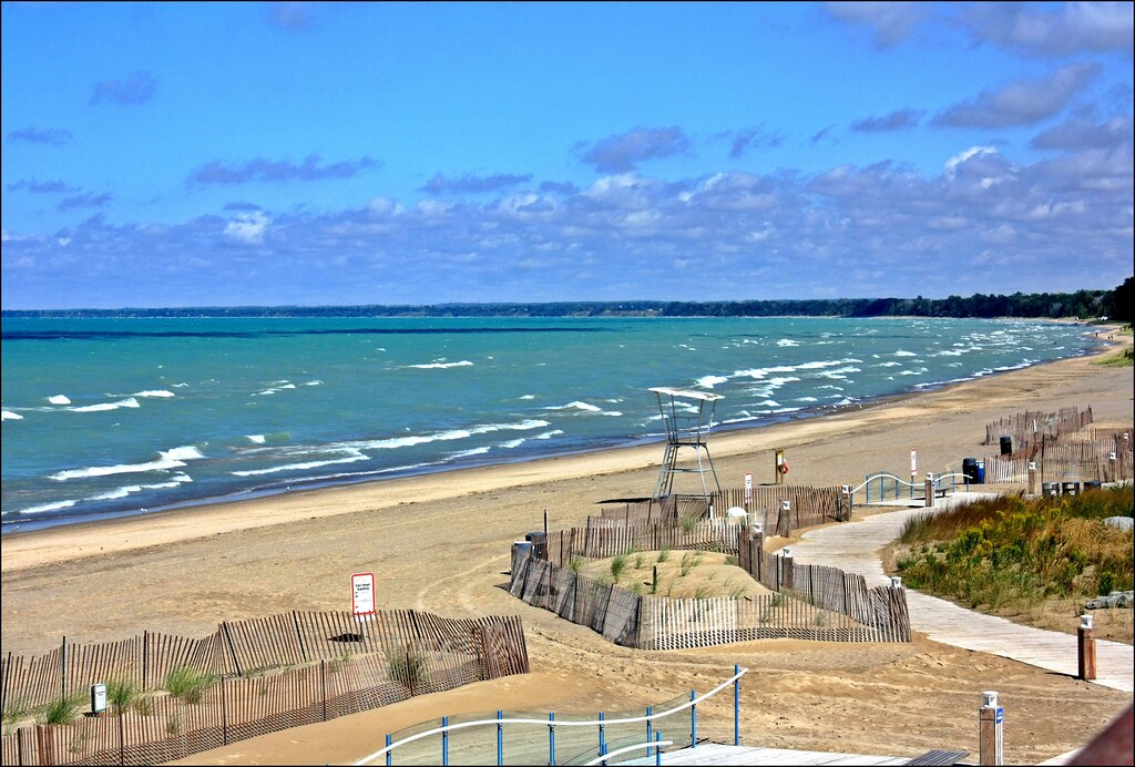 Grand Bend (Lake Huron) Sue Thompson Flickr