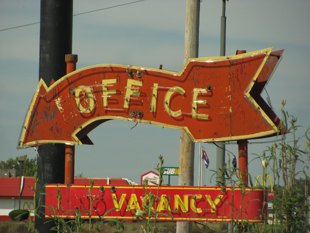 Vintage Neon Arrow Motel Sign QT Inn Boonville, MO_IMG… Flickr