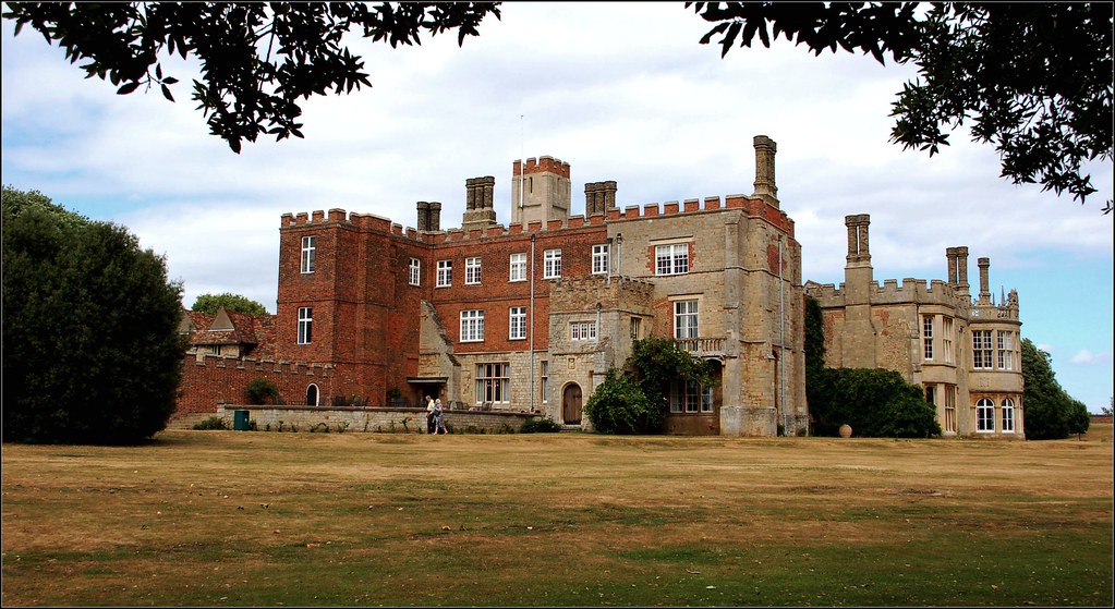 Hinchingbrooke House Originally a convent until it was sol… Flickr