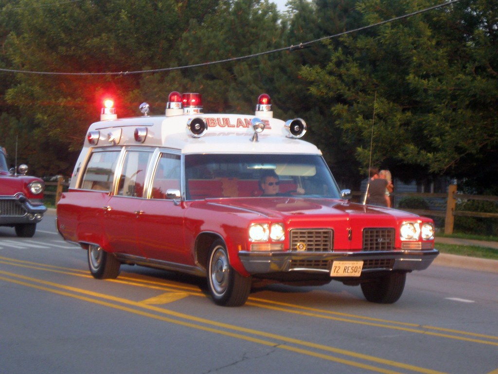 Old Ambulance old ambulance In North Aurora 2010 Lights & … Flickr
