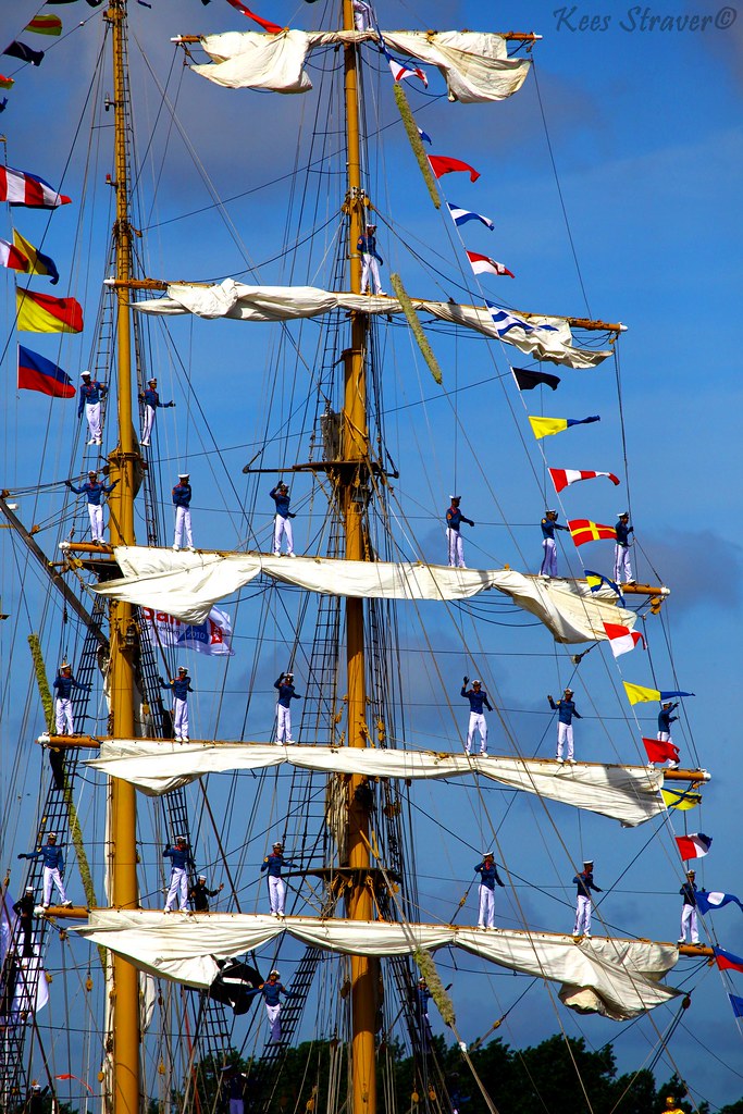 Sailors waving goodbye on the KRI Dewaruci Sail is at its … Flickr