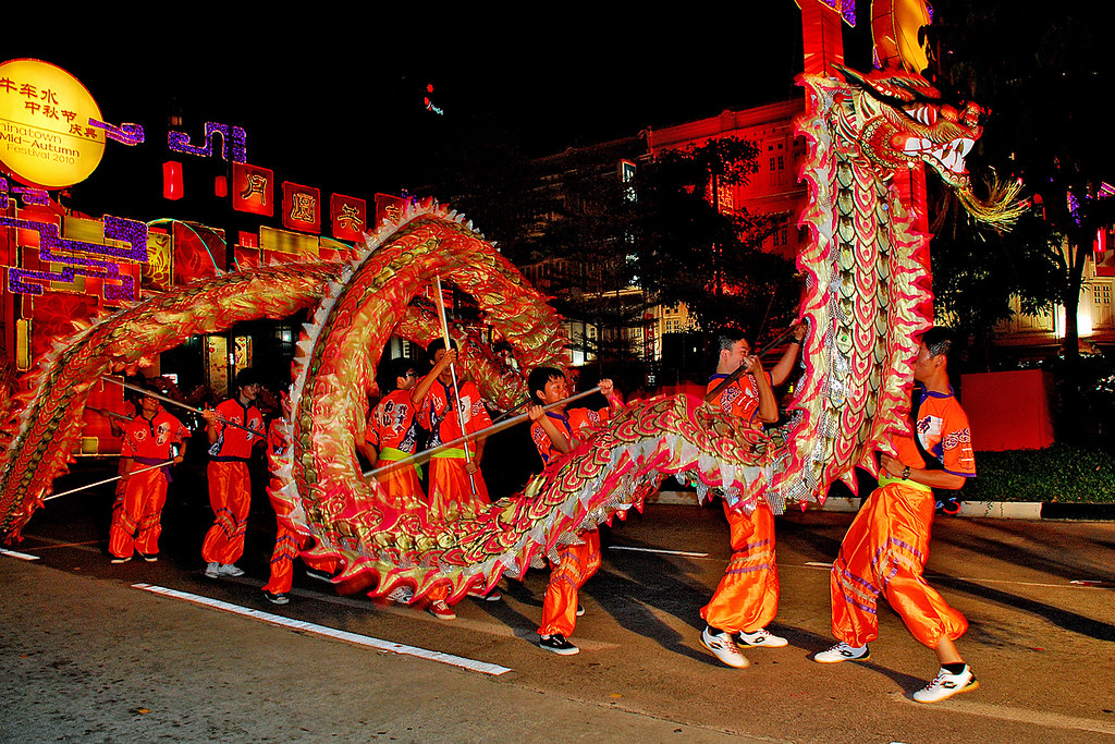 Dragon Dance 2 The dragon dance performed by Nam Sieng Dr… Flickr