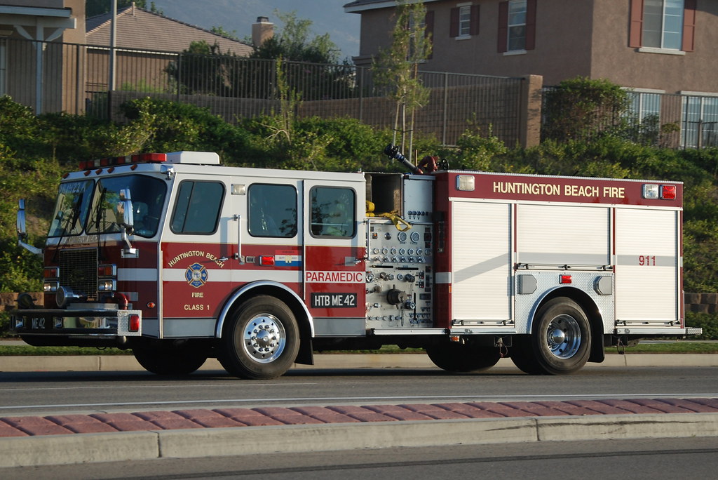HUNTINGTON BEACH FIRE DEPARTMENT HTB FD Fire Engine 42 (Pa… Flickr