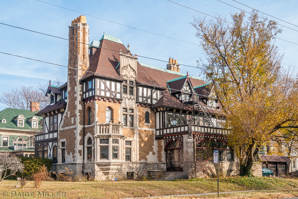 Toledo, OH MurrayWillys Home — This English Tudor mansion… Flickr