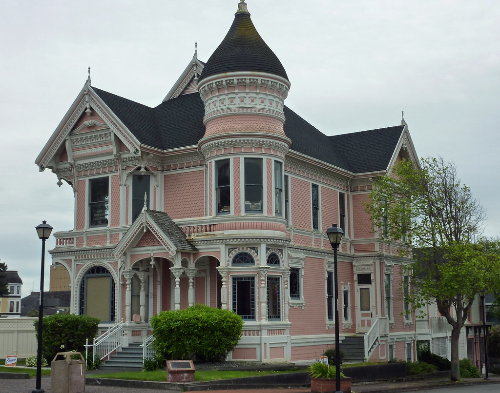 Old Victorian houses in Eureka, CA Eureka is a fairly larg… Flickr
