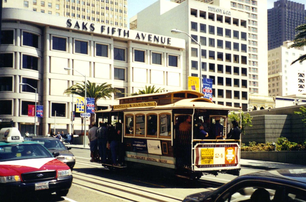 Saks Fifth Avenue San Francisco Union Square San Francisco… Flickr