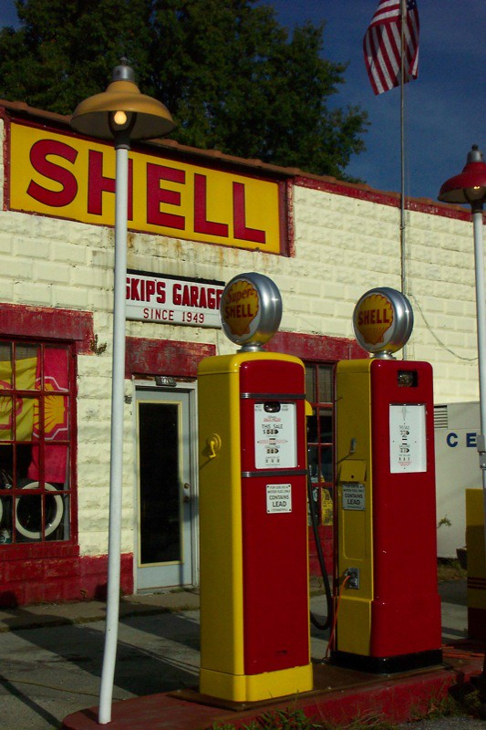 Russellville, OH Vintage Shell Gas Station Skip's Garage… Flickr