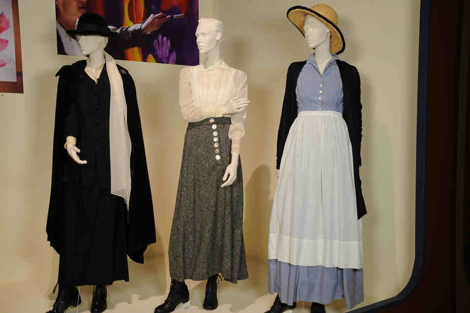 (L to R) Costumes worn by Actors Joan Allen as O’… Flickr