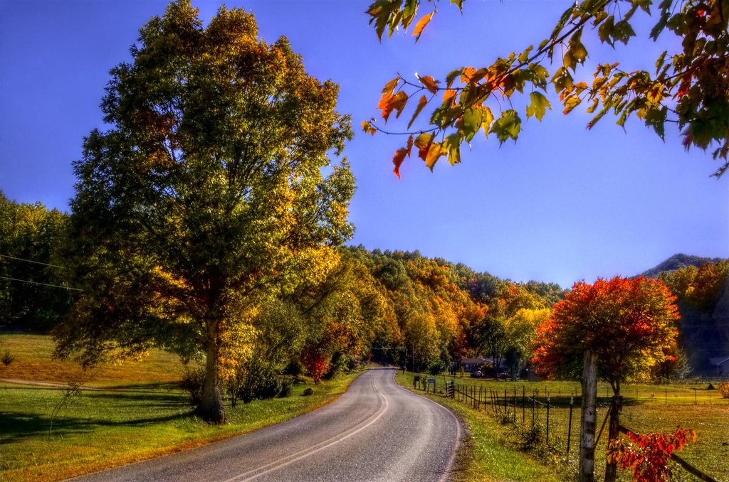 Country Road, North Carolina This is a threeshot HDR from… Flickr