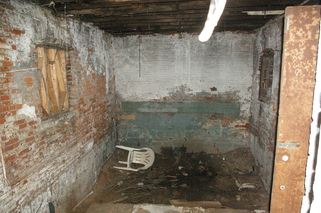 Hannes Tiedemann House (The Franklin Castle) Coal room. Th… Flickr