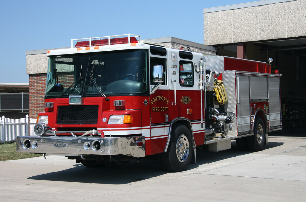 Southgate, MI Fire Department Pierce Quantum engine 851 Flickr