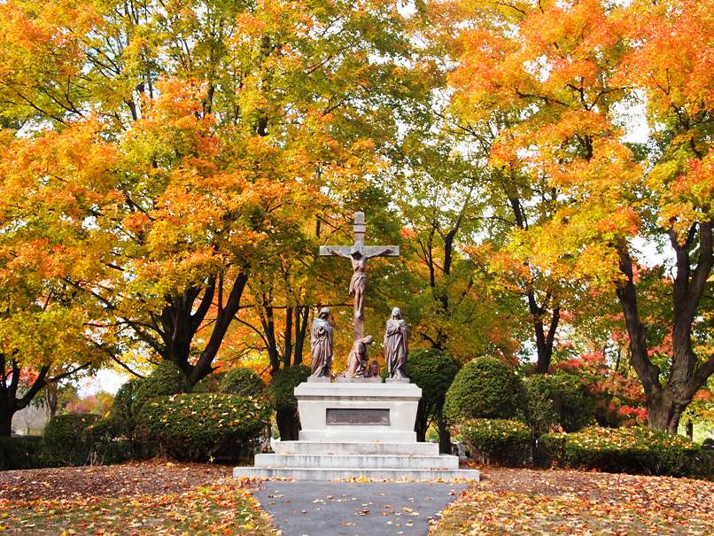 Autumn. Cemetery. Leaves. Manchester, NH Mt. Calvary Ceme… Flickr