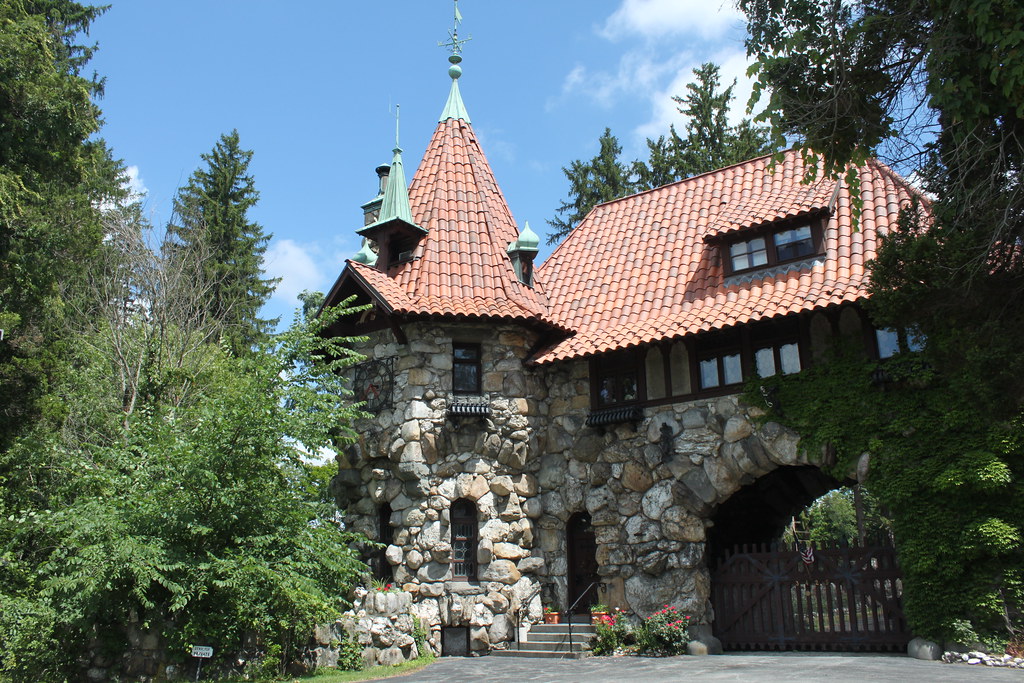 Millbrook Gatehouse This stone gatehouse is a local landma… Flickr
