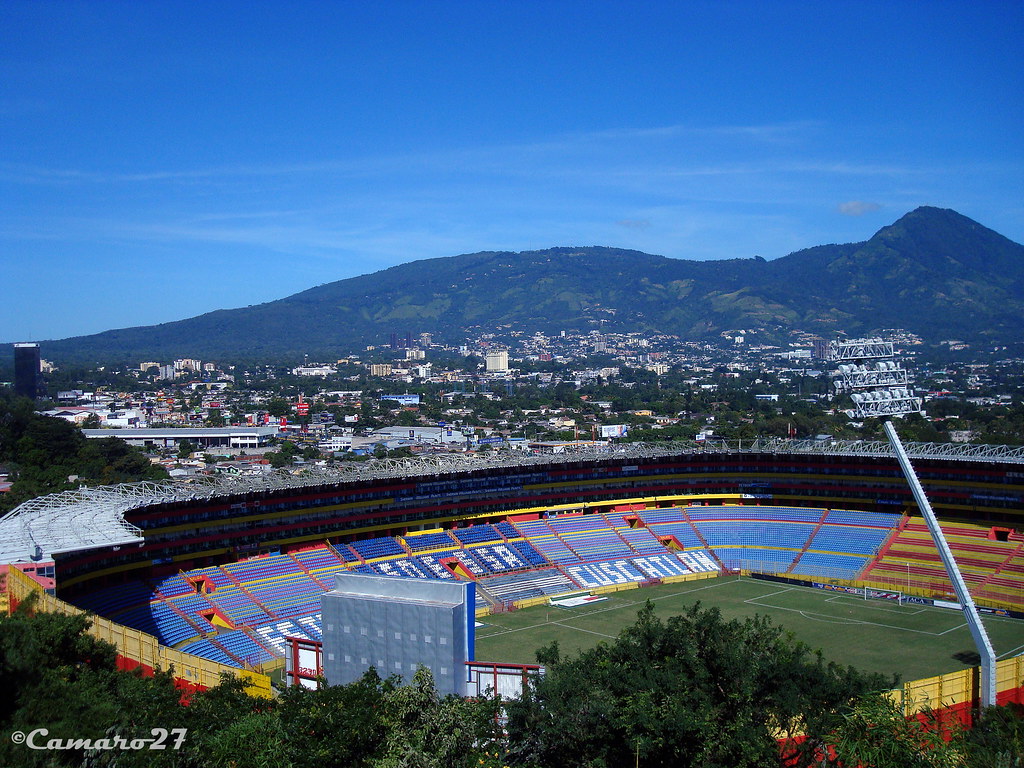 Monumental Estadio Cuscatlán El Estadio Cuscatlán, es un e… Flickr