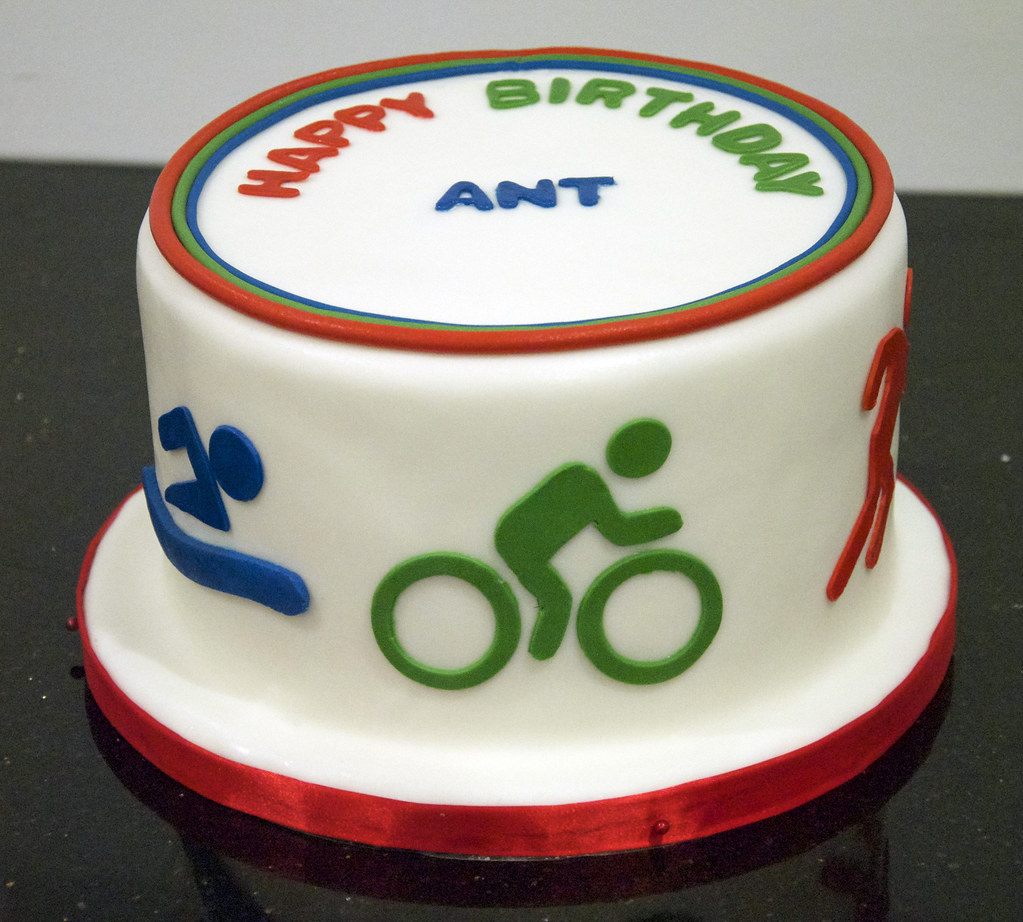 triathlon cake A triathlon inspired cake for an athlete's … Flickr