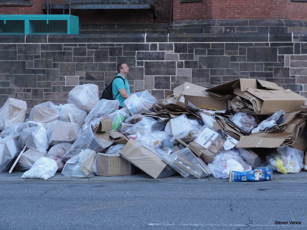 Garbage piles Compared to Chicago, New York City is a dump… Flickr