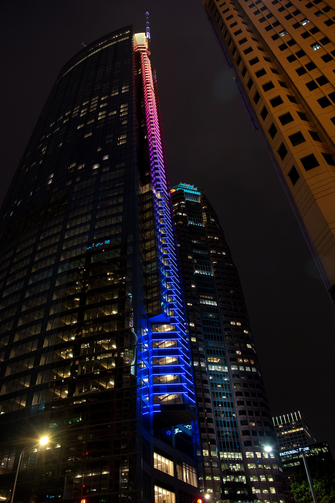 LOS ANGELES Wilshire Grand Center 335m 1100ft 62 fl Com Page 213 SkyscraperCity